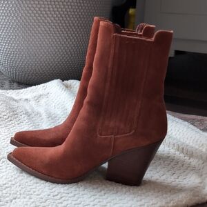 Nine West Rust Suede Heeled Boots Sz9